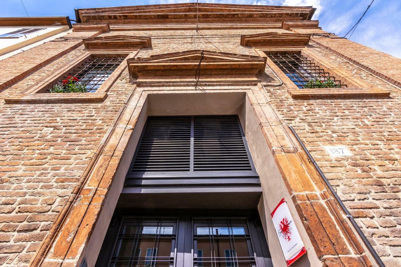 Hotel Dimora Santa Barbara Ferrara Exterior foto